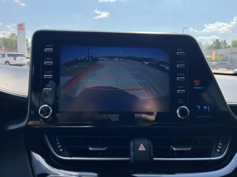Used 2019 Toyota C-HR LE image 27