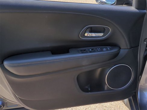 Used 2018 Honda HR-V EX-L image 10
