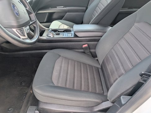 Used 2019 Ford Fusion SE image 5