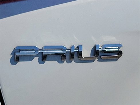 Used 2021 Toyota Prius LE image 33
