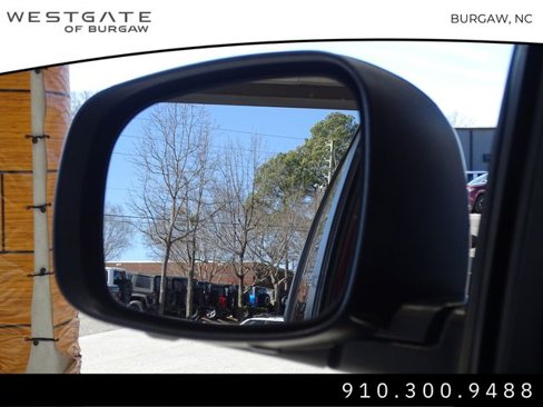 Used 2017 Dodge Grand Caravan SE image 24