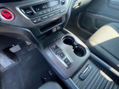 Used 2021 Honda Passport Sport image 10