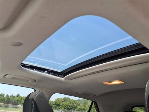 Used 2022 Hyundai Venue SEL image 18