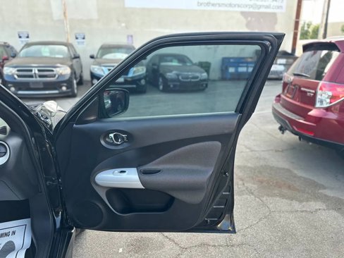 Used 2017 Nissan Juke SV image 37