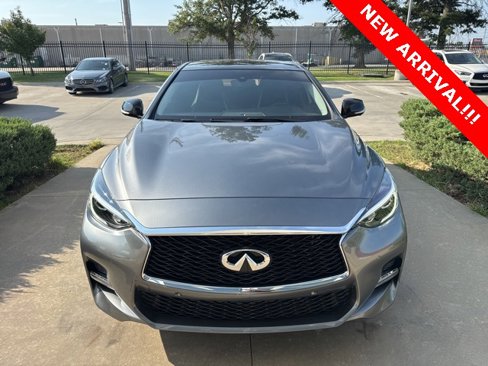 Used 2018 INFINITI QX30 Sport image 2