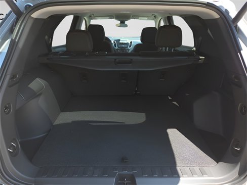 Used 2023 Chevrolet Equinox LT w/ Driver Convenience Package image 17