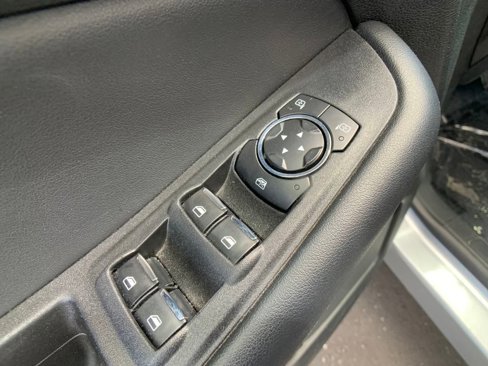 Used 2024 Ford Edge SEL image 13