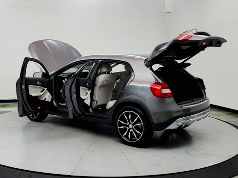 Used 2016 Mercedes-Benz GLA 250 image 12