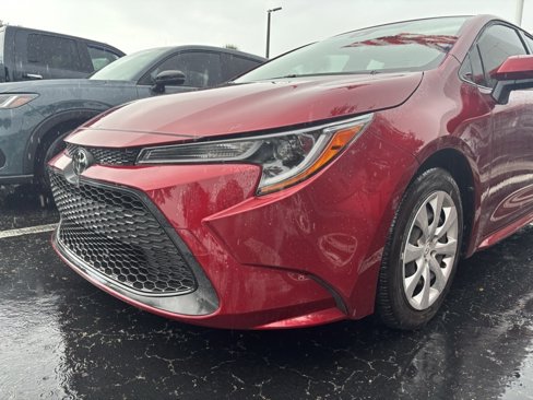 Used 2022 Toyota Corolla LE image 3