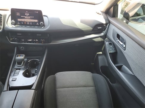 Certified 2022 Nissan Rogue SV image 27