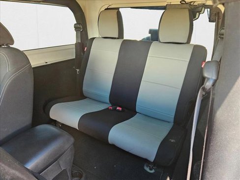 Used 2017 Jeep Wrangler Rubicon w/ Power Convenience Group image 16