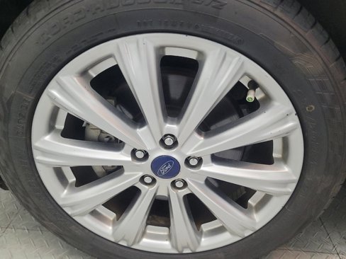 Used 2017 Ford Escape Titanium image 31