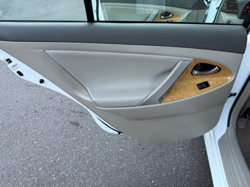 Used 2007 Toyota Camry XLE image 38