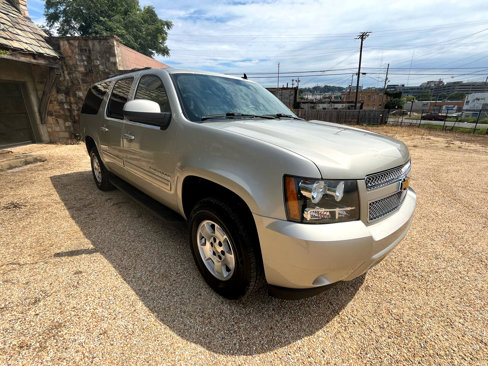 Used 2014 Chevrolet Suburban LT image 12