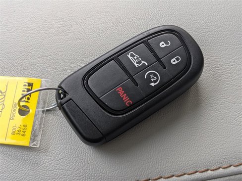 Used 2021 Jeep Cherokee Latitude Lux w/ Comfort/Convenience Group image 27
