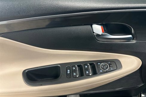 Used 2023 Hyundai Santa Fe SEL image 12