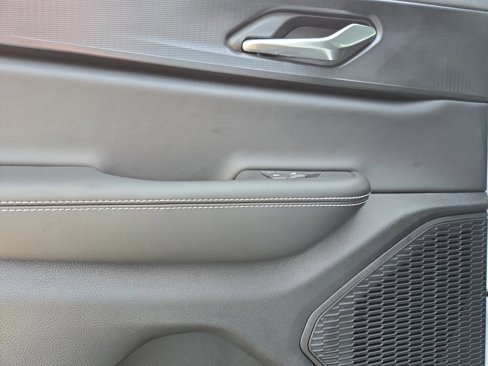 New 2025 Jeep Grand Cherokee Altitude image 37