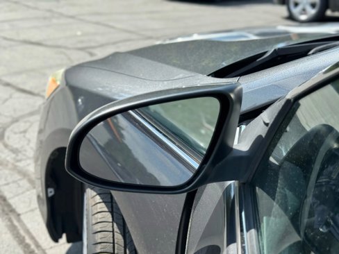 Used 2012 Toyota Camry L image 23