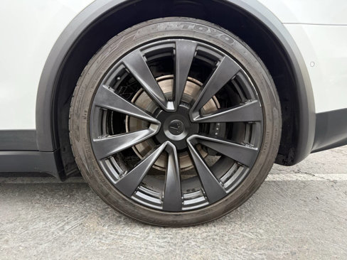 Used 2022 Tesla Model X Plaid image 32
