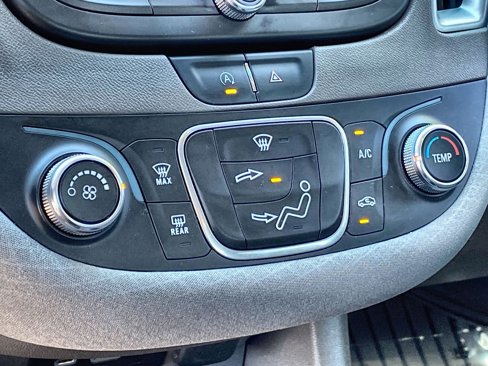Used 2020 Chevrolet Malibu LS image 33
