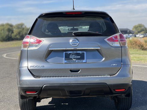 Used 2015 Nissan Rogue S image 19
