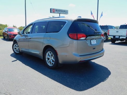 Used 2017 Chrysler Pacifica Touring-L Plus w/ Advanced Safetytec Group image 6