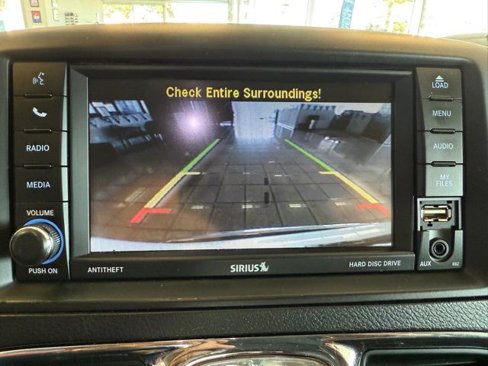Used 2016 Chrysler Town & Country Touring image 14