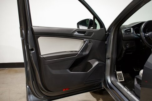 Used 2020 Volkswagen Tiguan SE R-Line image 21