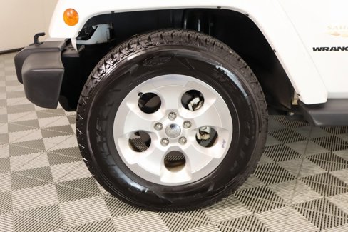 Used 2015 Jeep Wrangler Sahara image 14