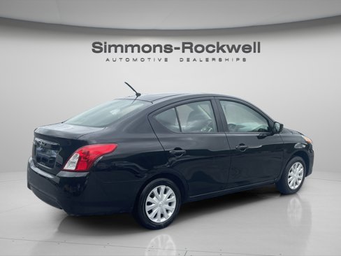 Used 2019 Nissan Versa S image 5