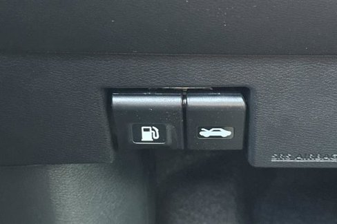 New 2025 Nissan Versa SV w/ Trunk Package image 28