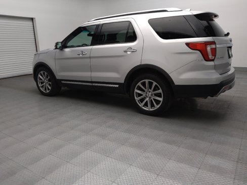 Used 2016 Ford Explorer Limited image 3