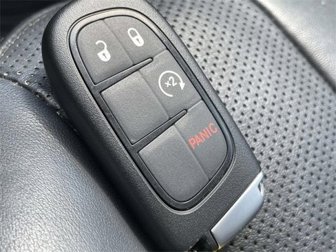 Used 2021 Jeep Cherokee Latitude Lux w/ Sun & Sound Group image 33