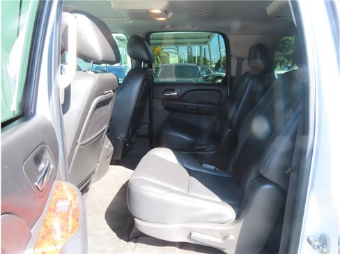 Used 2013 Chevrolet Suburban LTZ image 19