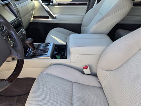 Used 2017 Lexus GX 460 image 12