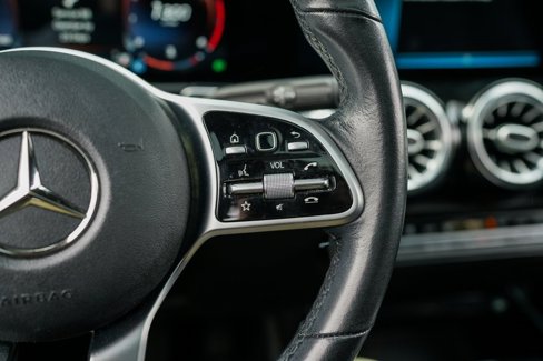 Used 2021 Mercedes-Benz GLB 250 w/ Premium Package image 30