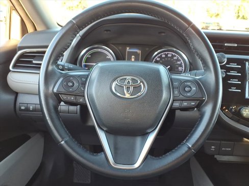 Certified 2019 Toyota Camry SE image 16