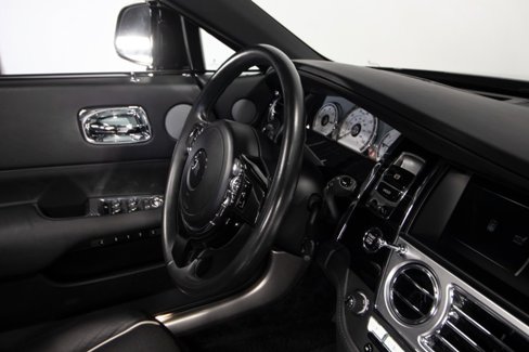 Used 2018 Rolls-Royce Dawn image 49