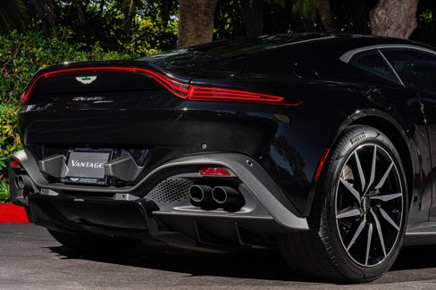 Used 2020 Aston Martin V8 Vantage Coupe image 8