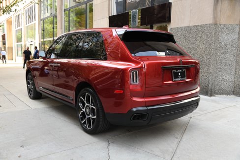 Used 2021 Rolls-Royce Cullinan Black Badge image 4