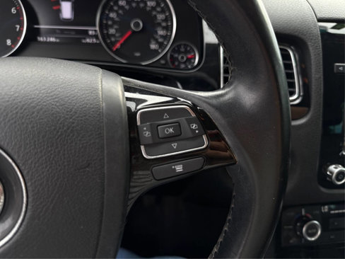Used 2014 Volkswagen Touareg VR6 image 33
