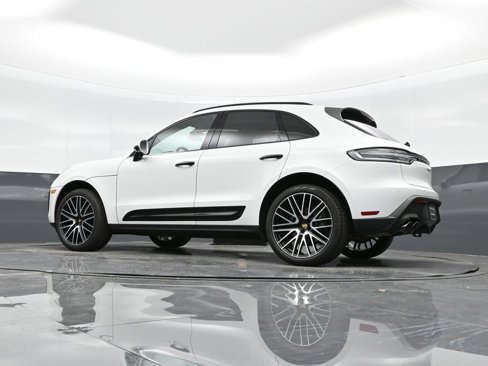 Used 2025 Porsche Macan Turbo image 35