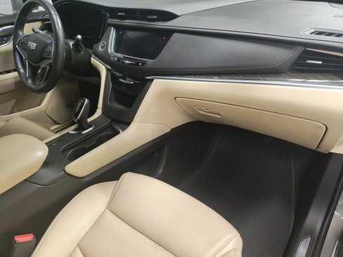 Used 2017 Cadillac XT5 FWD image 8