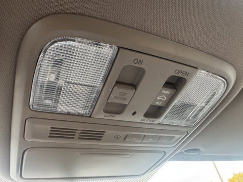 Used 2015 Honda Pilot Touring image 33