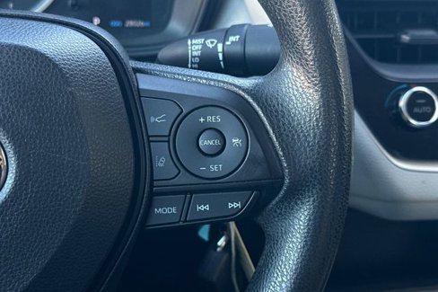 Used 2022 Toyota Corolla LE image 29