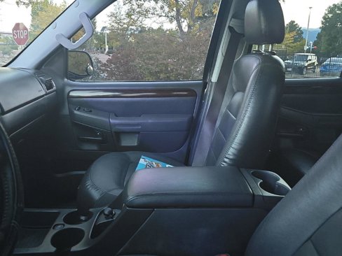 Used 2005 Ford Explorer Limited image 10