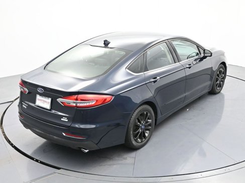 Used 2020 Ford Fusion SE image 26