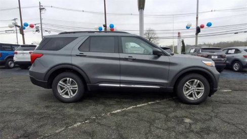 Certified 2022 Ford Explorer XLT image 6