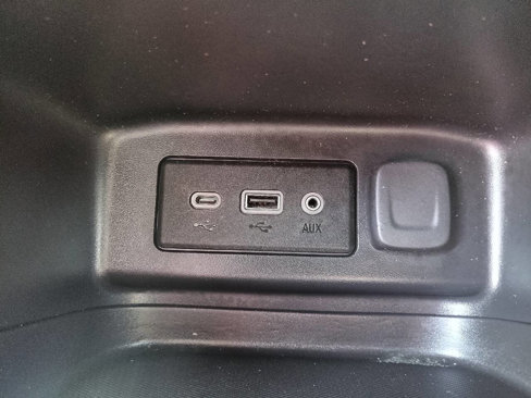 Used 2021 Chevrolet Equinox LT w/ Driver Convenience Package image 33