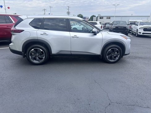 Used 2024 Nissan Rogue SV w/ SV Premium Package image 26